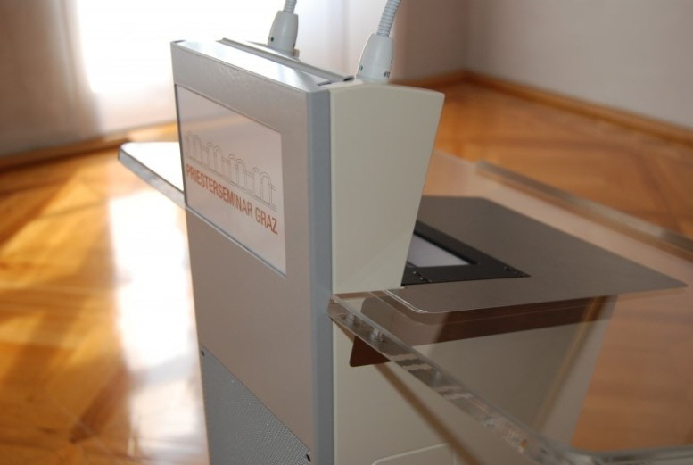 GOVORNISKI PULT PRESENCE BEL 2   777 X