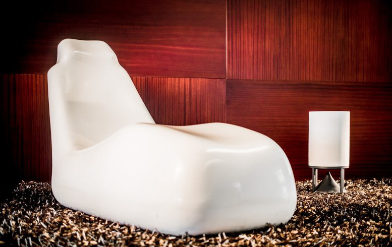 MEDIUM CYLINDER 02   777 X